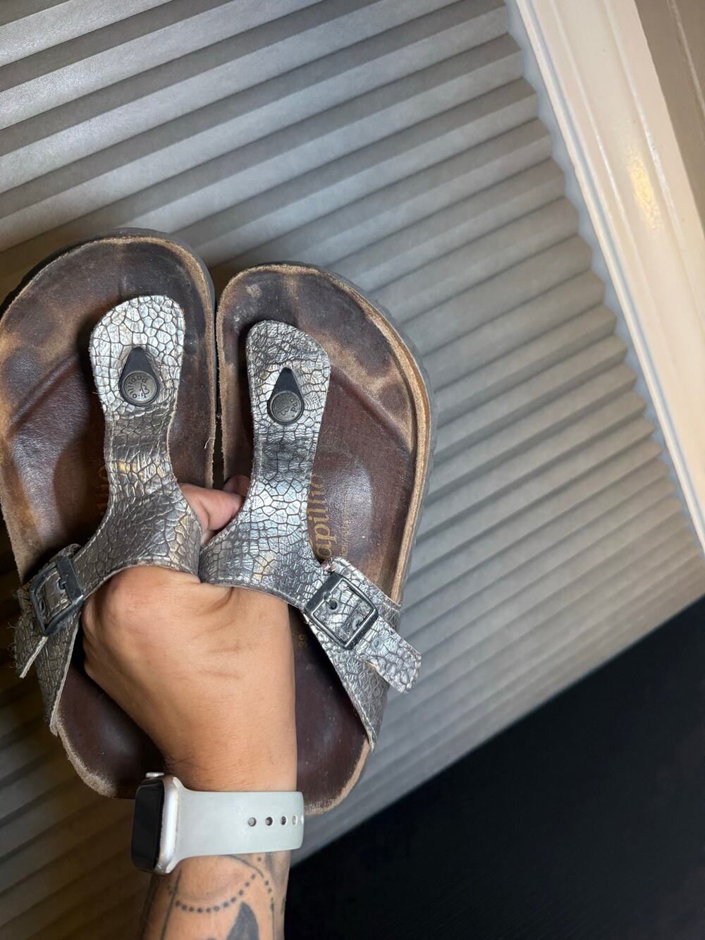 Birkenstock Papillio Gizeh Metallic Silver Crackle Leather Sandals EU39 US 8